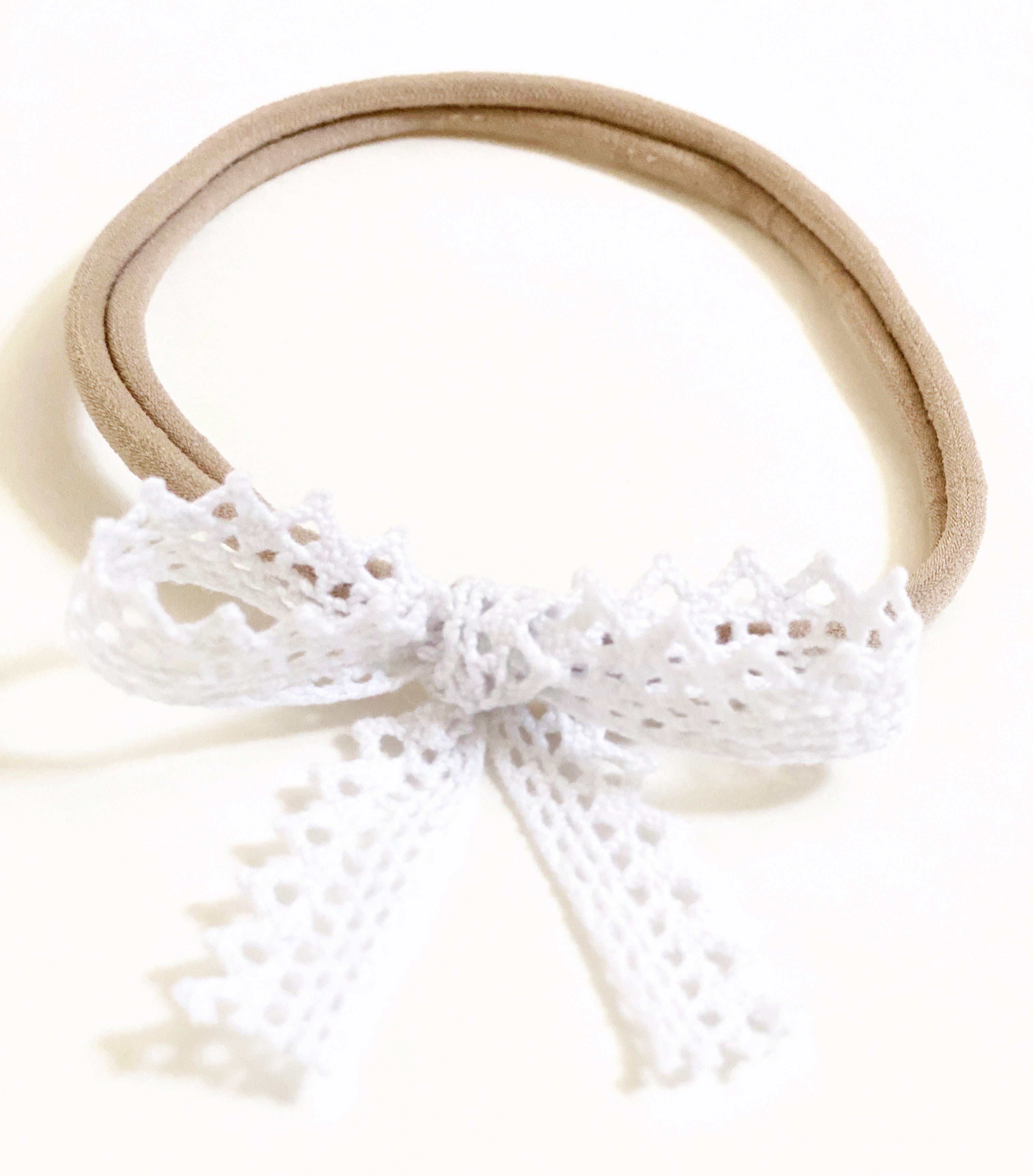 VINTAGE CROCHET LACE BABY BOW 🕊